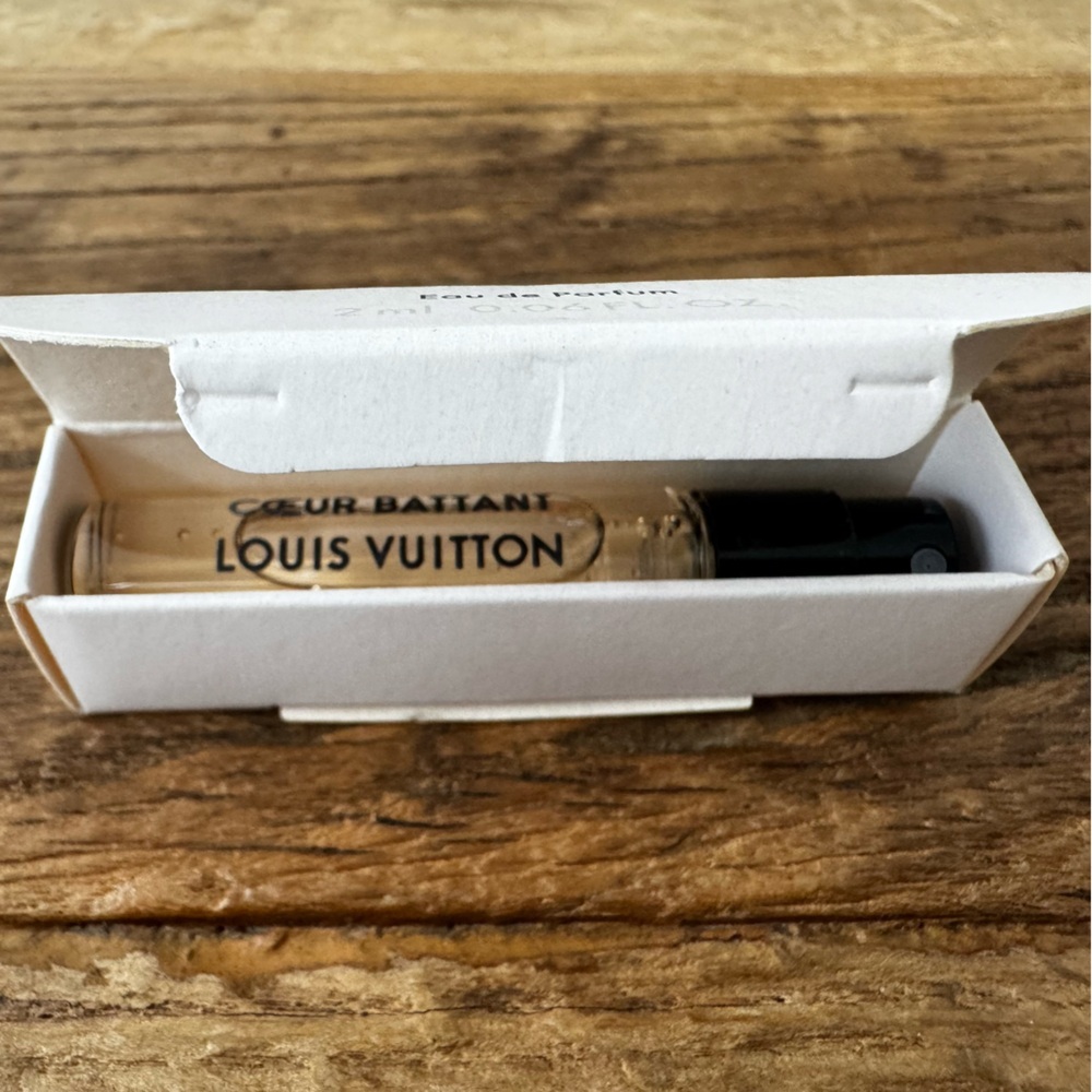 Louis Vuitton Coeur Battant EDP 2ml - Picture 4 of 5